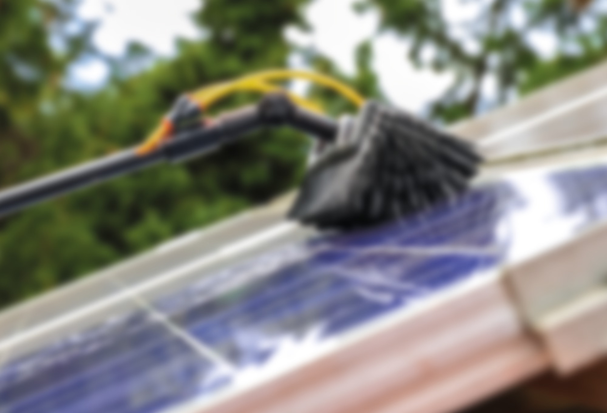 Reinigung von PV-Modulen bei Elektro Förster in Krauschwitz